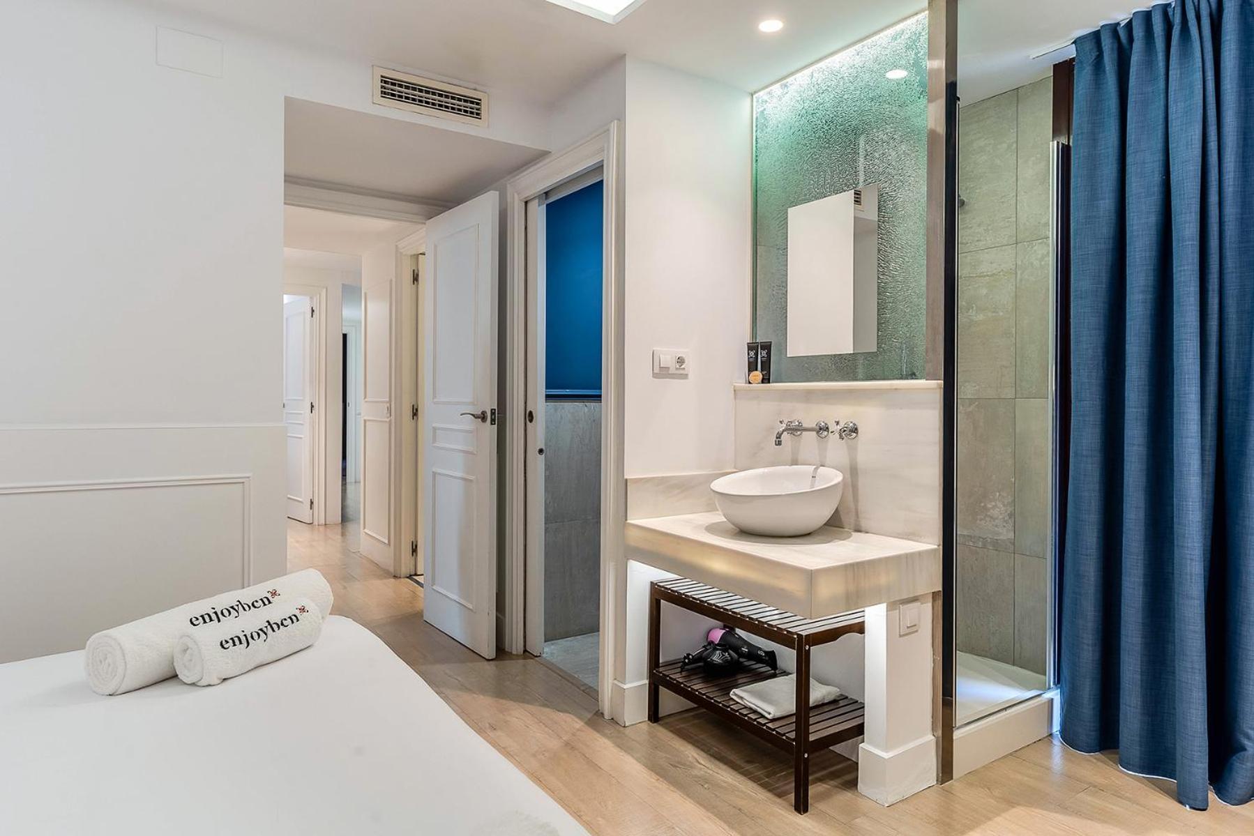 Enjoybcn Colon Apartments Barcelona Exterior photo