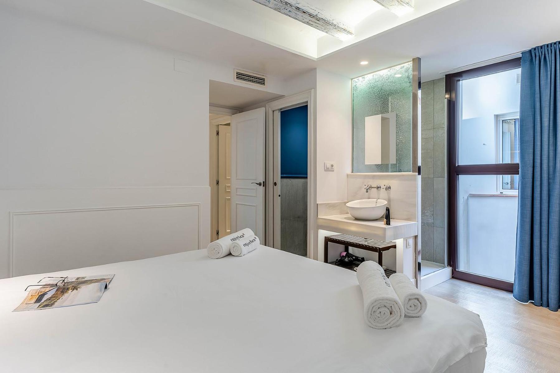 Enjoybcn Colon Apartments Barcelona Exterior photo